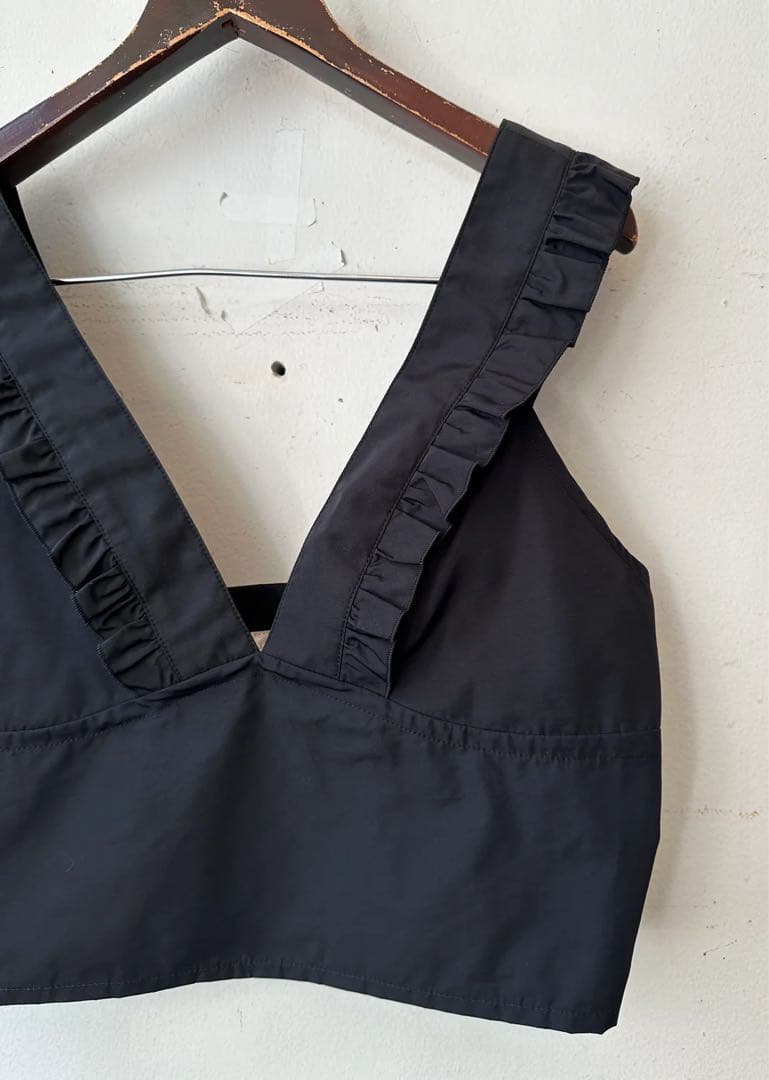 くるみ様専用＊マチュピチュ V/N フリル付き黒キャミソール - メルカリ