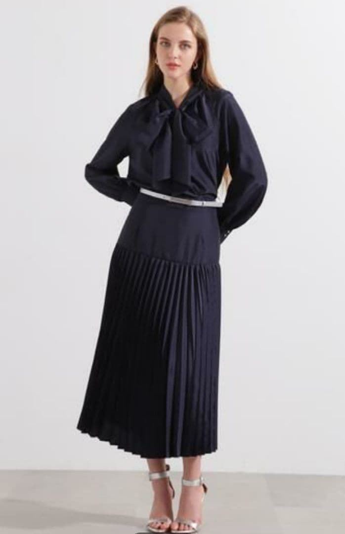 新品未使用タグ付きピンキーダイアンラグランボウタイブラウス - メルカリ