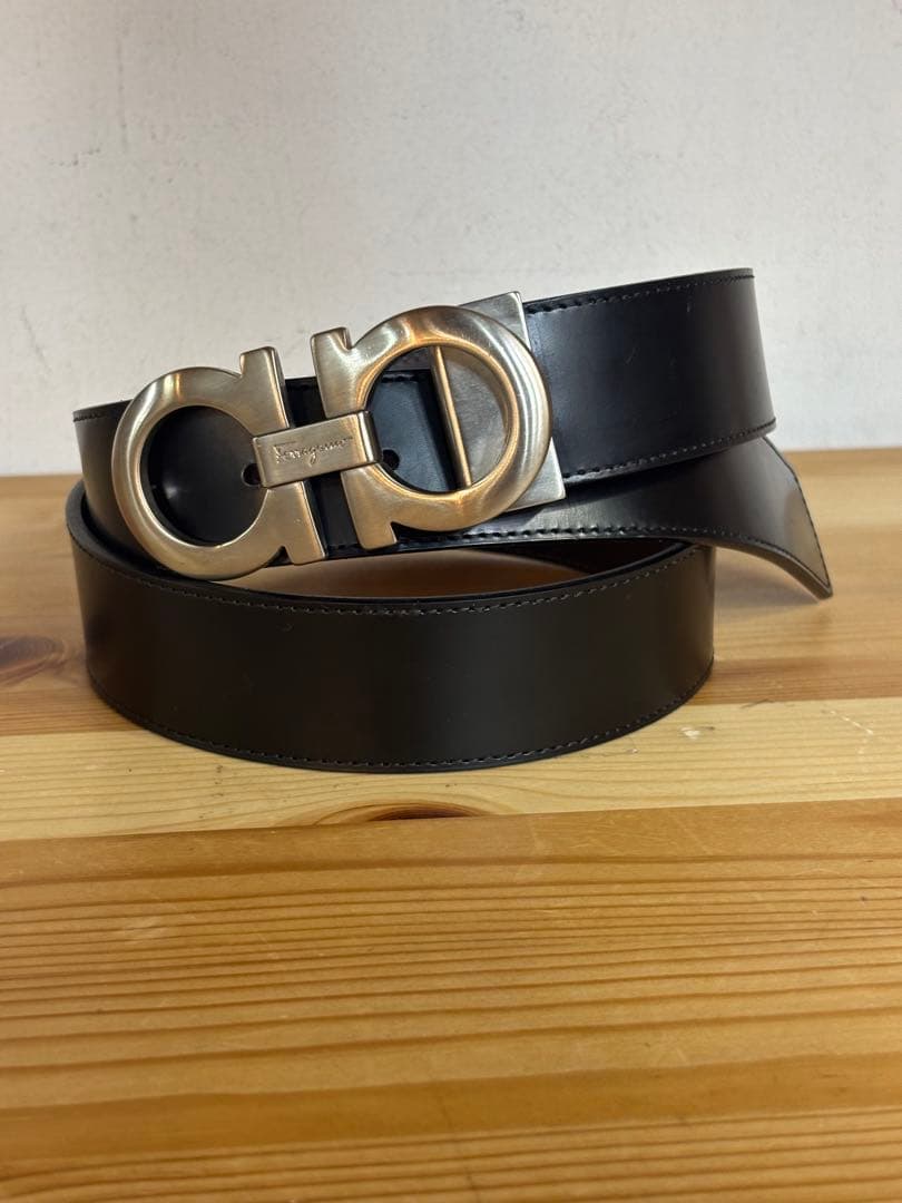 フェラガモ ベルト デカロゴ ダブルガンチーニ レザー ブラック シルバー 黒 楽天市場】フェラガモ ベルト メンズ リバーシブル ダブル ガンチーニ