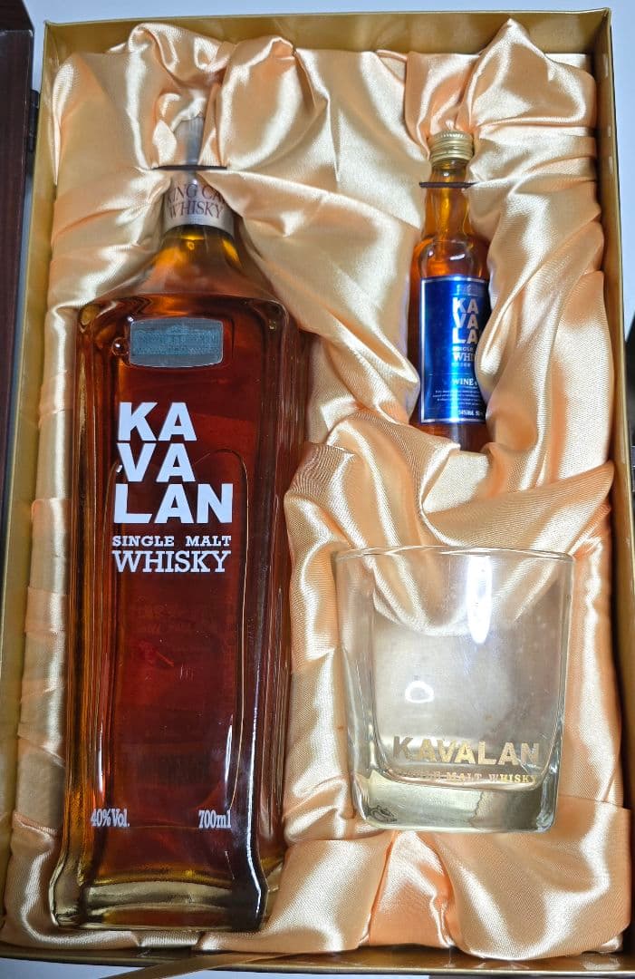 ニ*ク様 KAVALAN SINGLE MALT WHISKY 木箱入り - メルカリ