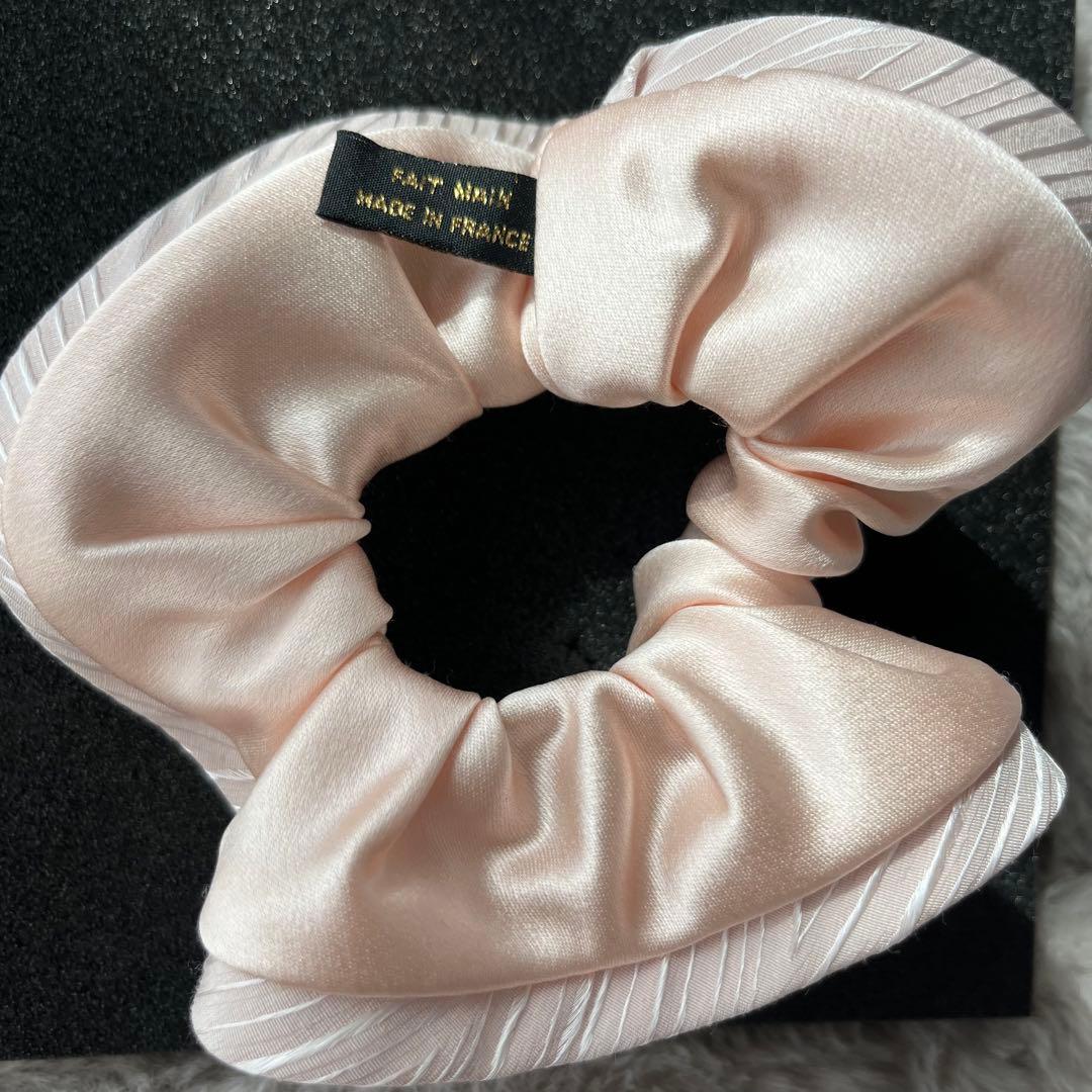 【未使用】アレクサンドルドゥパリ サテン ピンク シュシュ シュシュ｜ALEXANDRE DE PARIS（アレクサンドル ドゥ パリ）