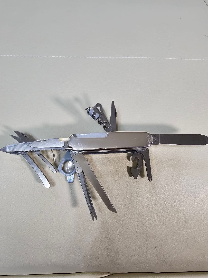 ダイキ様専用未使用】ティファニー ビクトリノックス 19徳 マルチツール