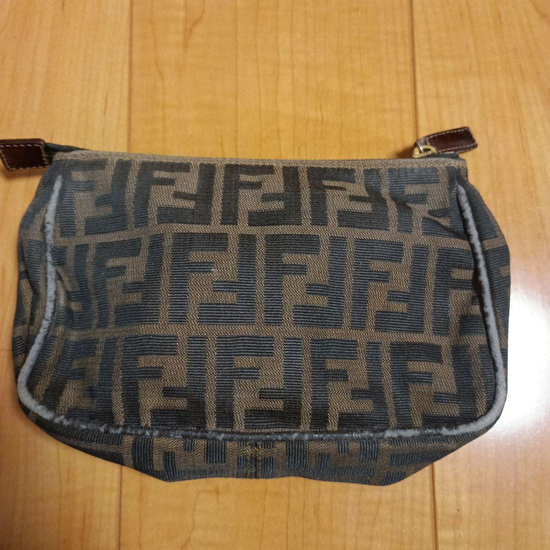 FENDI ポーチ ズッカ FFロゴ ブラウン ズッキーノ 正規品 - メルカリ