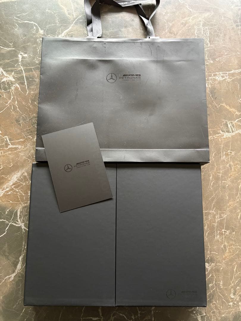 2025 鈴鹿 AMG PETRONAS F1サーキットペーパーウエイト - メルカリ