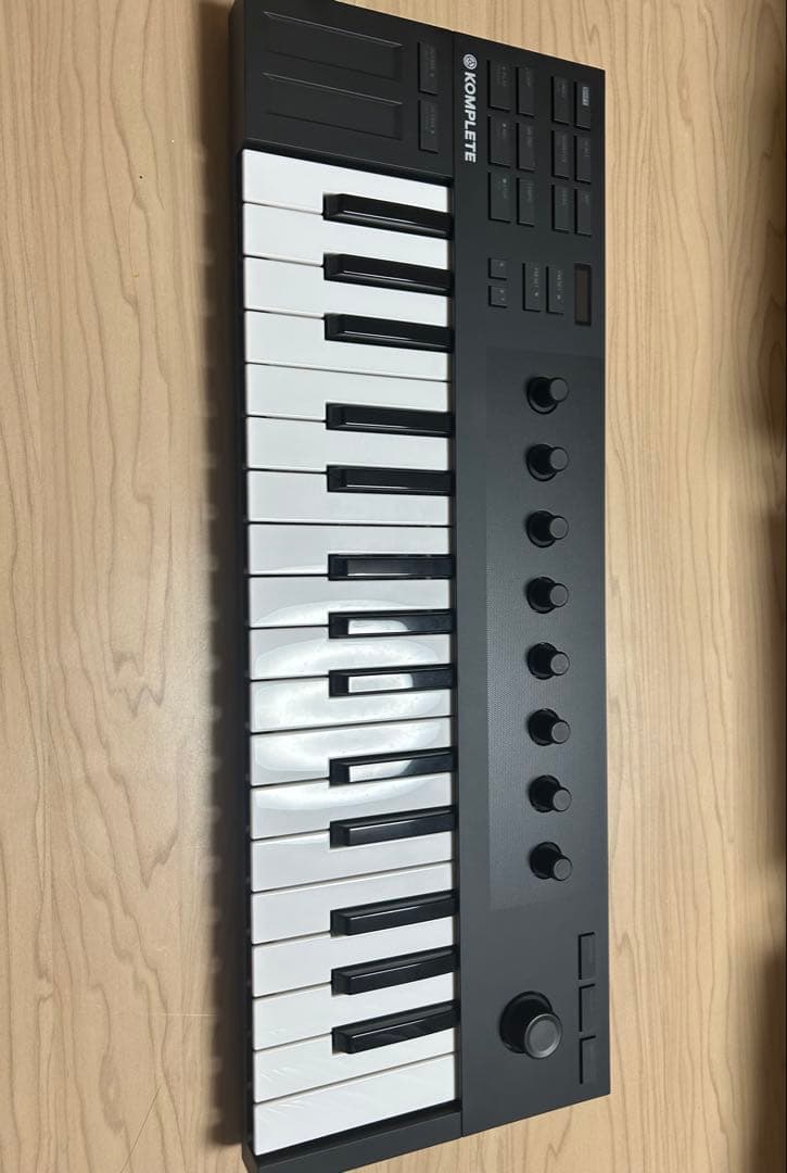 DTM・DAW KOMPLETE KONTROL M32 Native Instruments KOMPLETE MIDIコントローラー KONTROL M32 正規