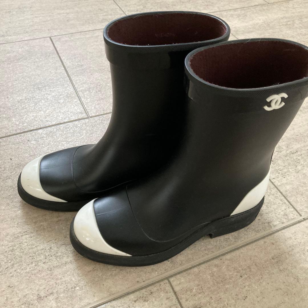 シャネルラバーレインブーツ org.jpg