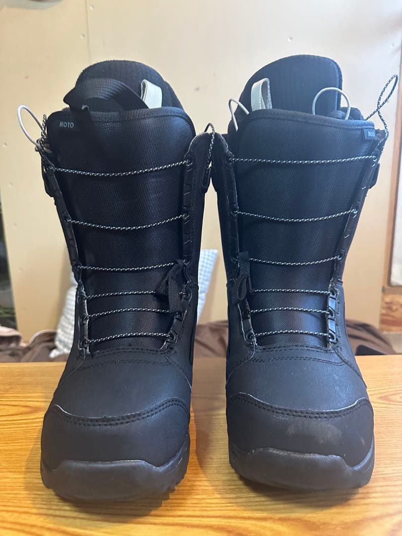 [美品]MOTO スノーボードブーツ ブラック Amazon | Burton メンズ Moto スノーボードブーツ、ブラック、7