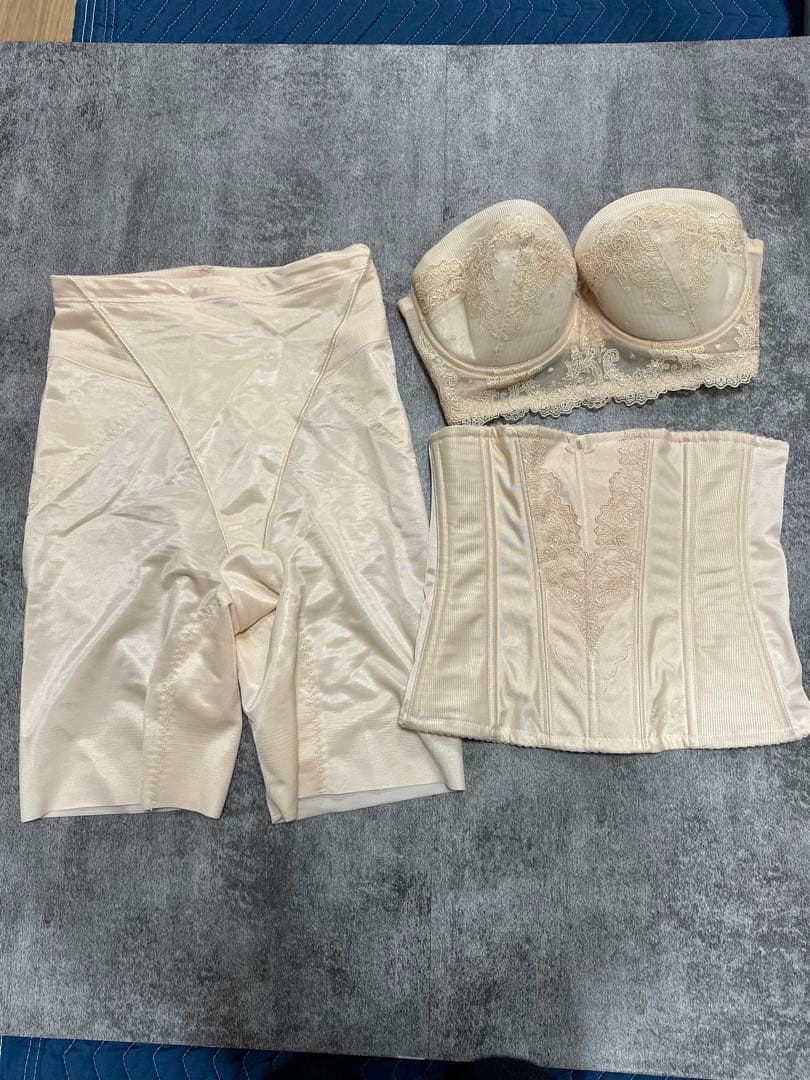 フォーシスアンドカンパニー ブライダルインナー セット フォーシス&カンパニー ブライダルインナー3点セット - メルカリ