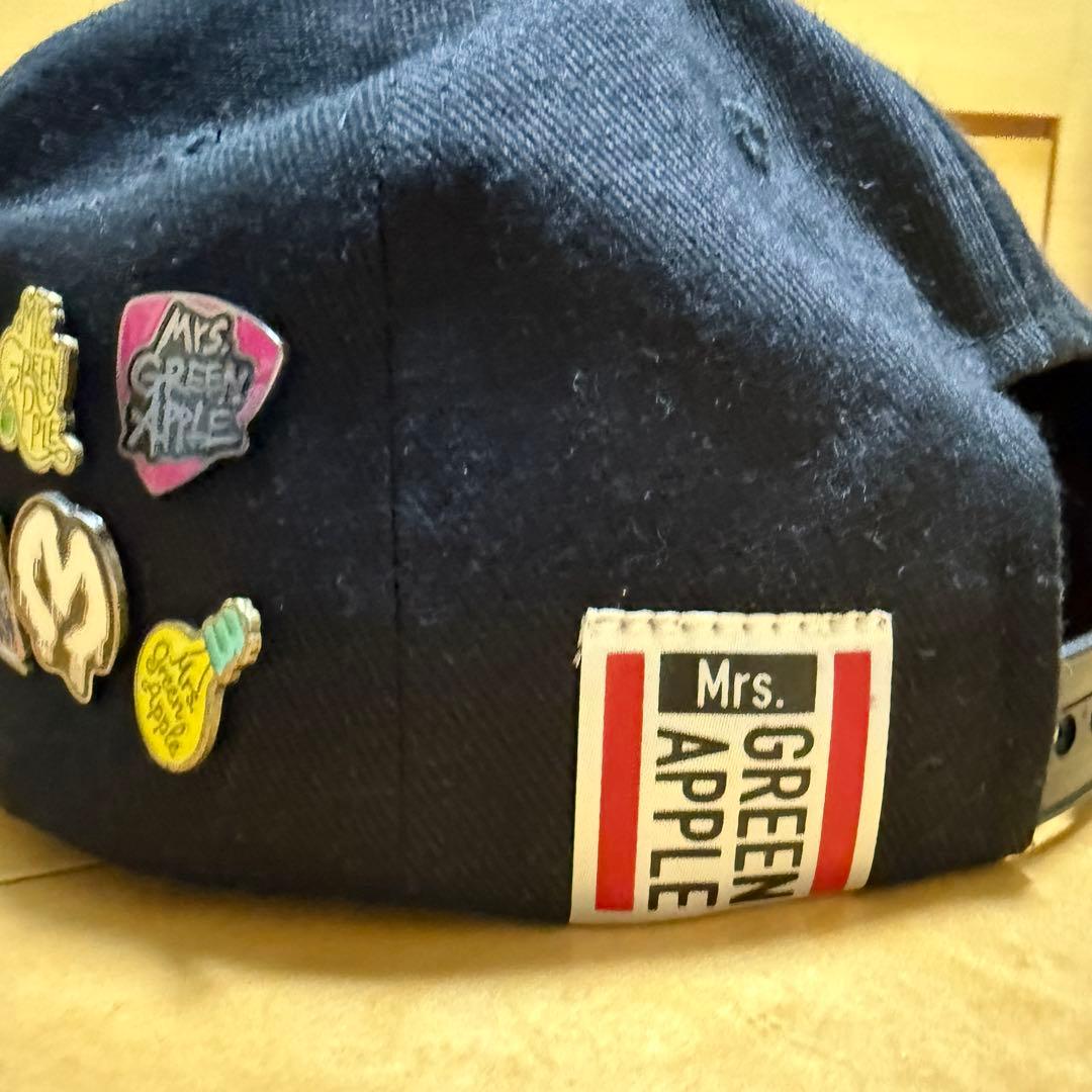 激レア】ミセスグリーンアップル MGAロゴキャップ ピンバッジ付き