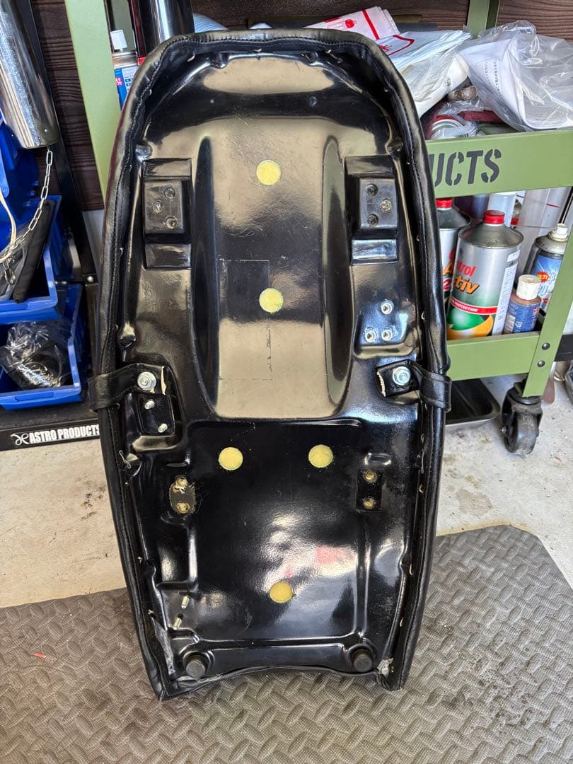 三花 スズキ ブラックシート ストライプデザイン GT380 GT380用、FRP