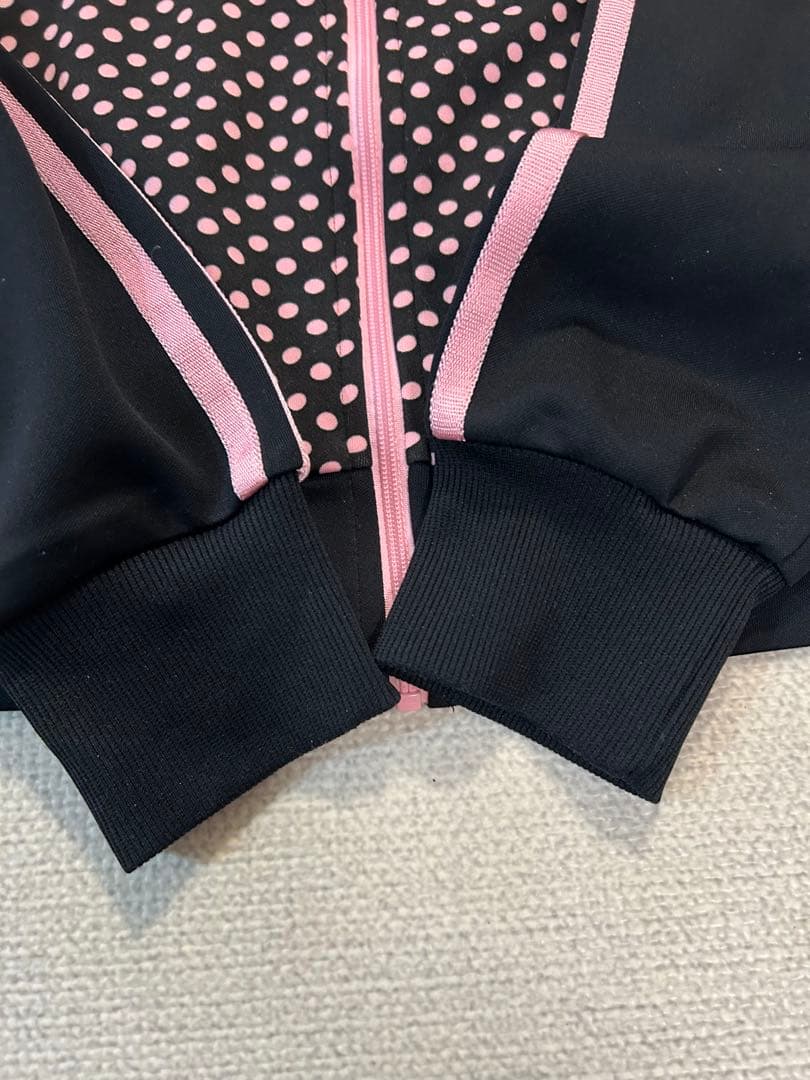 公*o様 adidas アディダス レディース トップスジャージ ベイビーわるき