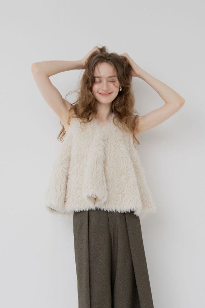 maison de Dolce. teddy hug vest/ivory - メルカリ