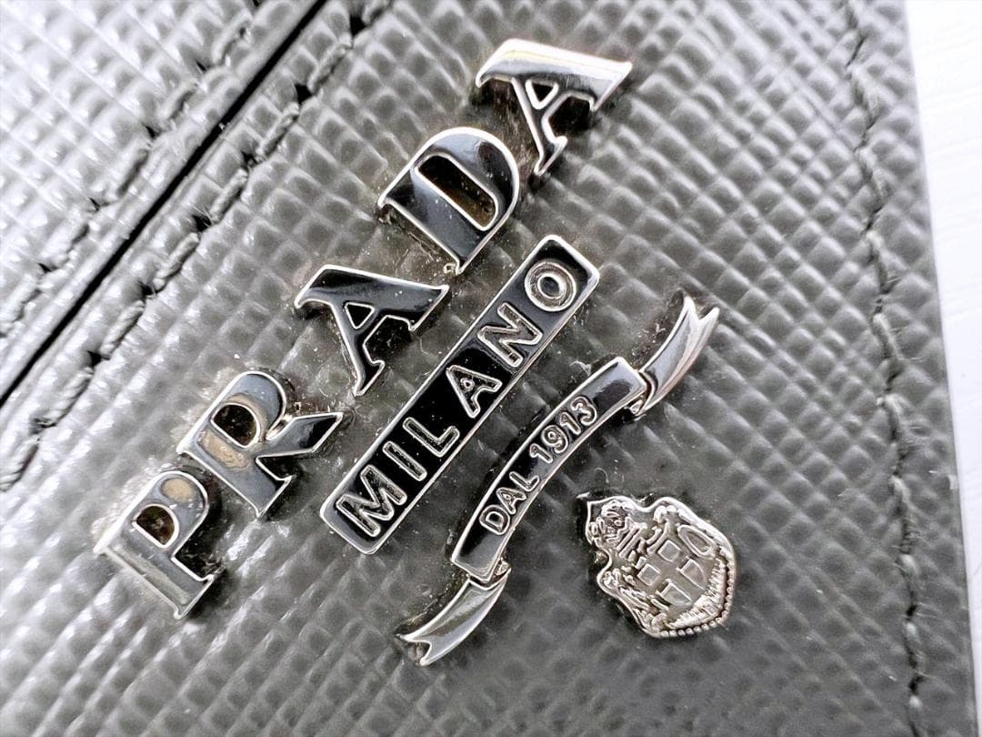 未使用保管 PRADA プラダ ロゴ サフィアーノ マネークリップ 2MN077