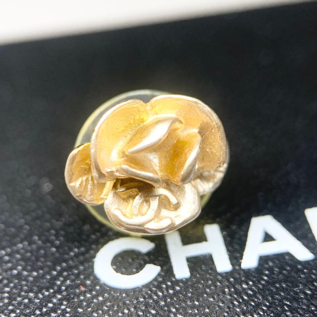 希少 CHANEL シャネル ピアス カメリア ココマーク 片耳 ゴールド 箱付 シャネル CHANEL シャネル カメリア フェイクパール ココマーク ピアス