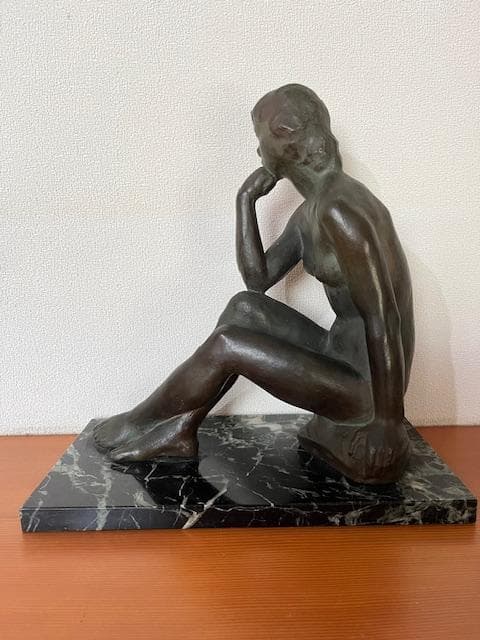 ブロンズ女性像 大理石台座 ブロンズ製拳を持つ女性の彫刻：大人の室内装飾（12.20インチ） - Etsy