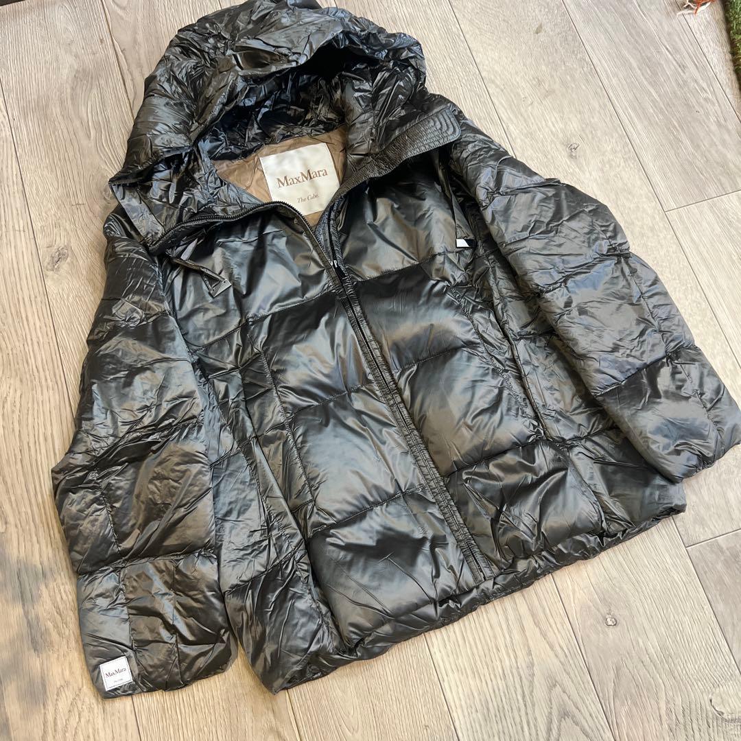 未使用！MaxMara The Cube ショート丈ダウングレー系メタリック - メルカリ