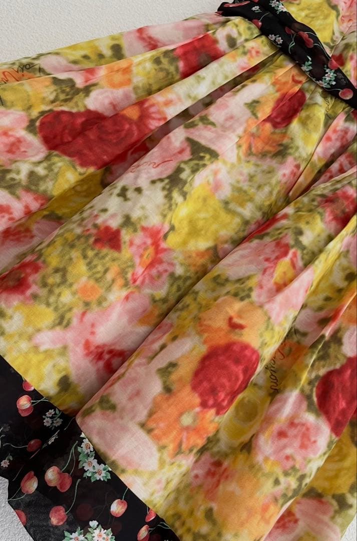 Lois CRAYON ロイスクレヨン】さくらんぼ 花柄 ワンピース - メルカリ