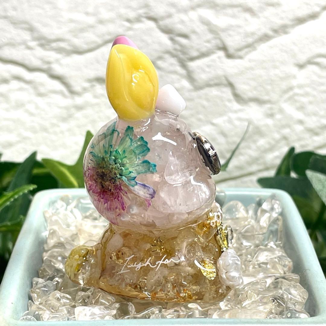 Mー556 オルゴナイト ❣️ ちょい悪うさぎ ❣️ レジン 置物 - メルカリ