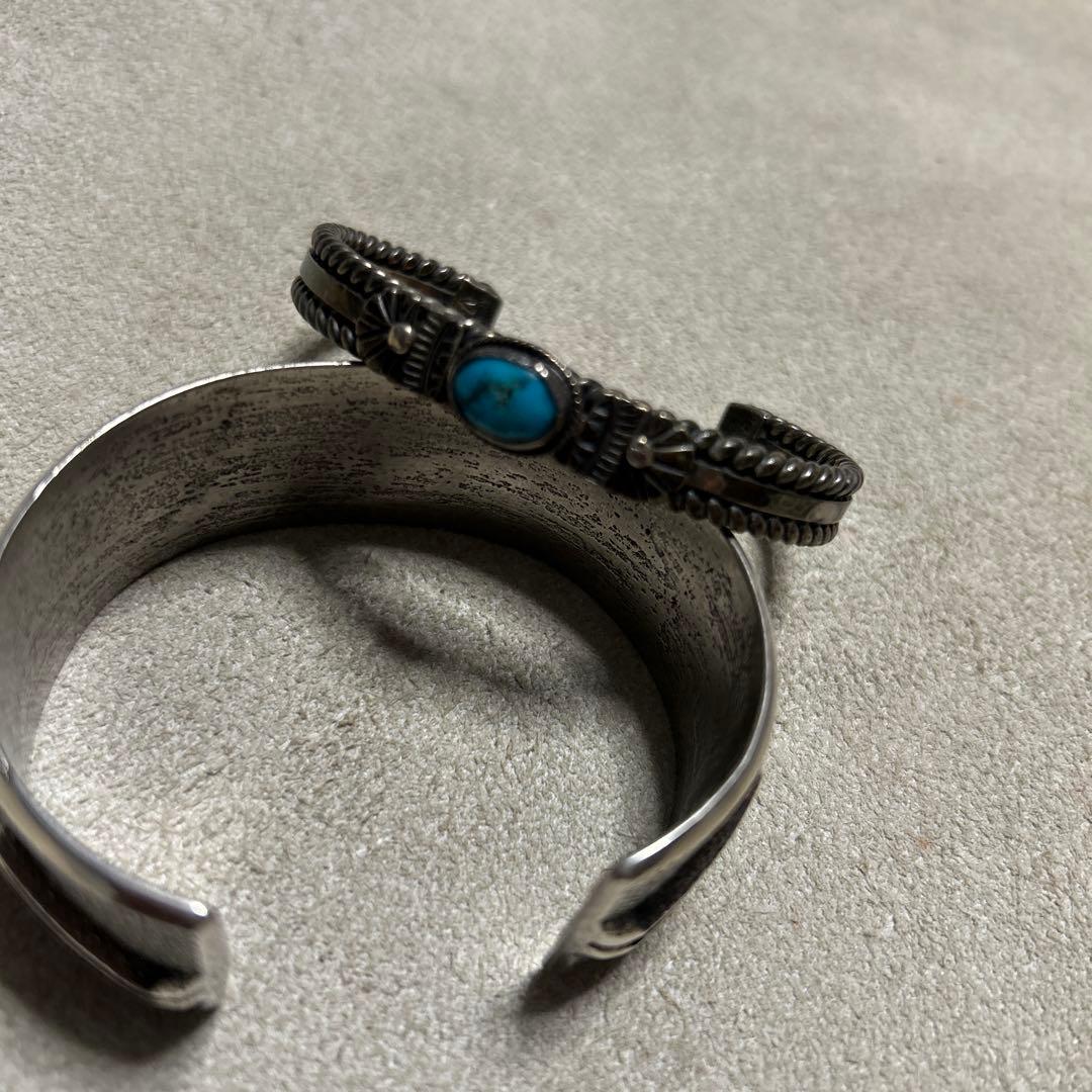 インディアンジュエリー　ナバホ　Vivian Barbone ターコイズバングル ナバホ族 Vivian Barbone バングル ターコイズ - メルカリ