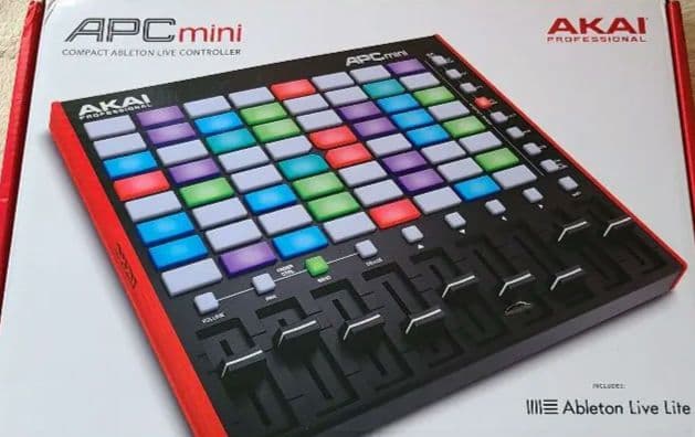 AKAI APC mini Mk2 Ableton Liveコントローラー Amazon.com: Akai Professional APC Mini MK2 - USB MIDI Pad