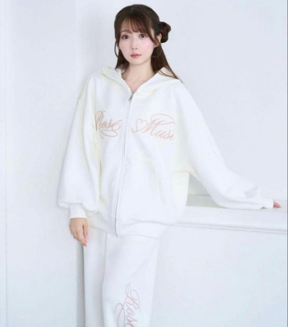 ロゼミューズLogo 3d embroidery hoodie パーカー - メルカリ