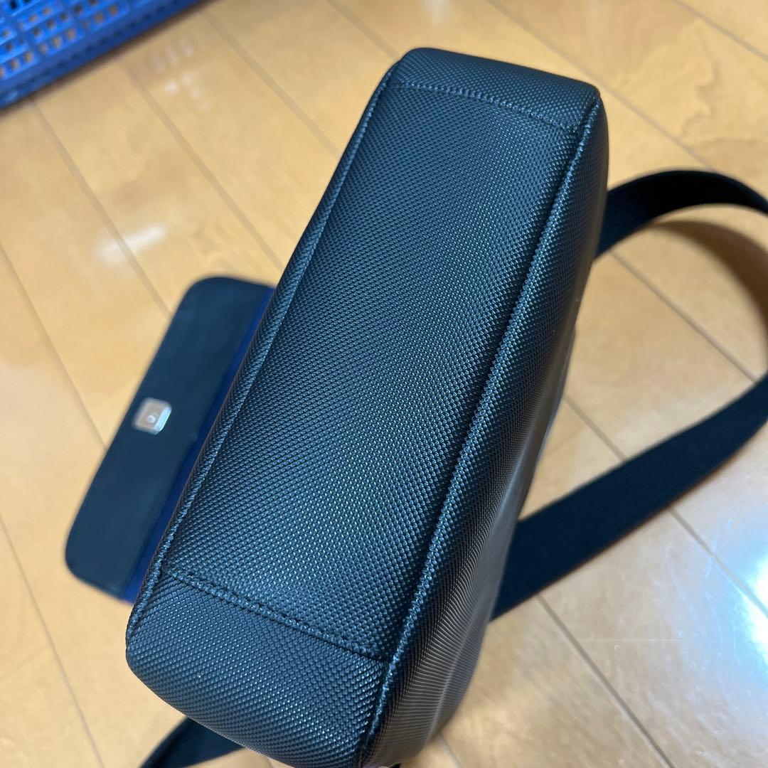 ラコステ メンズクラシック スリムフラップサッチェルバッグ - メルカリ