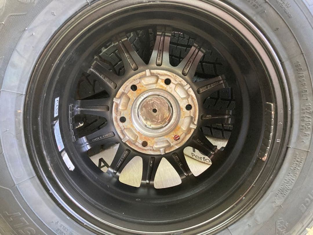 NV350キャラバン用スタッドレスタイヤホイール4本2024年195/80R15