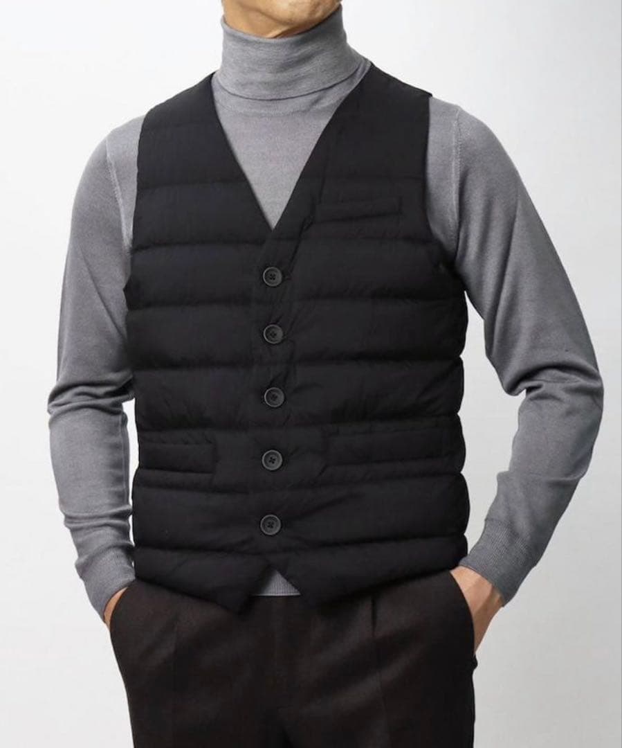 美品　国内正規品　ヘルノ / HERNO / ダウン ジレ　ブラック　44 ヘルノ ダウンジャケット コート ブラック レディース HERNO PI001965D