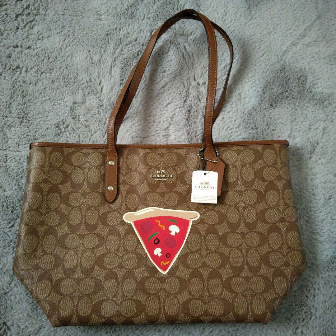 コーチ バッグ COACH ピザ シグネチャー トートバッグ 57614 Coach NYC Pizza Slice Taxi Zip Signature Tote | Brixton Baker