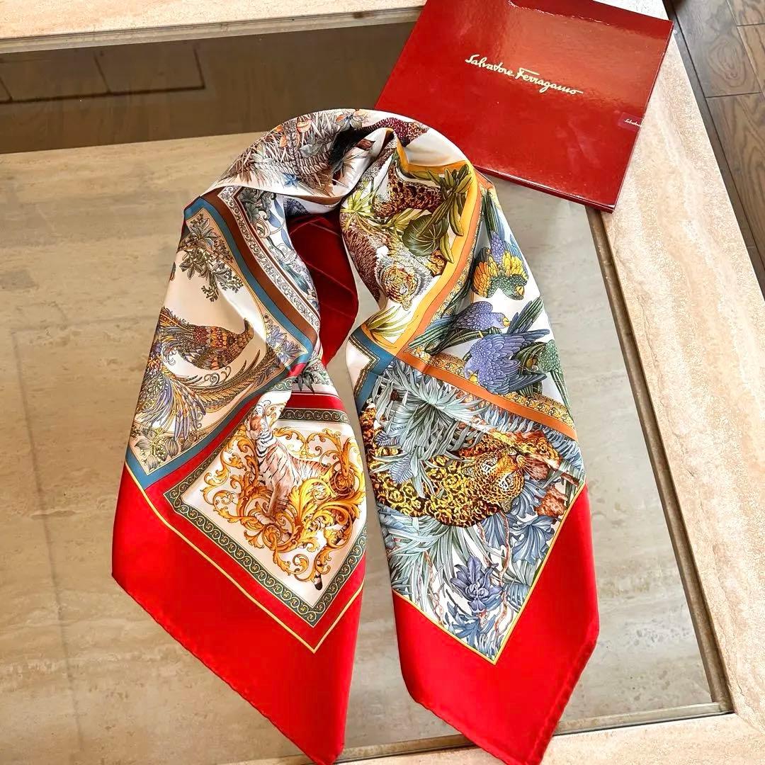 新品 Salvatore Ferragamo フェラガモ 大判シルクスカーフ - メルカリ