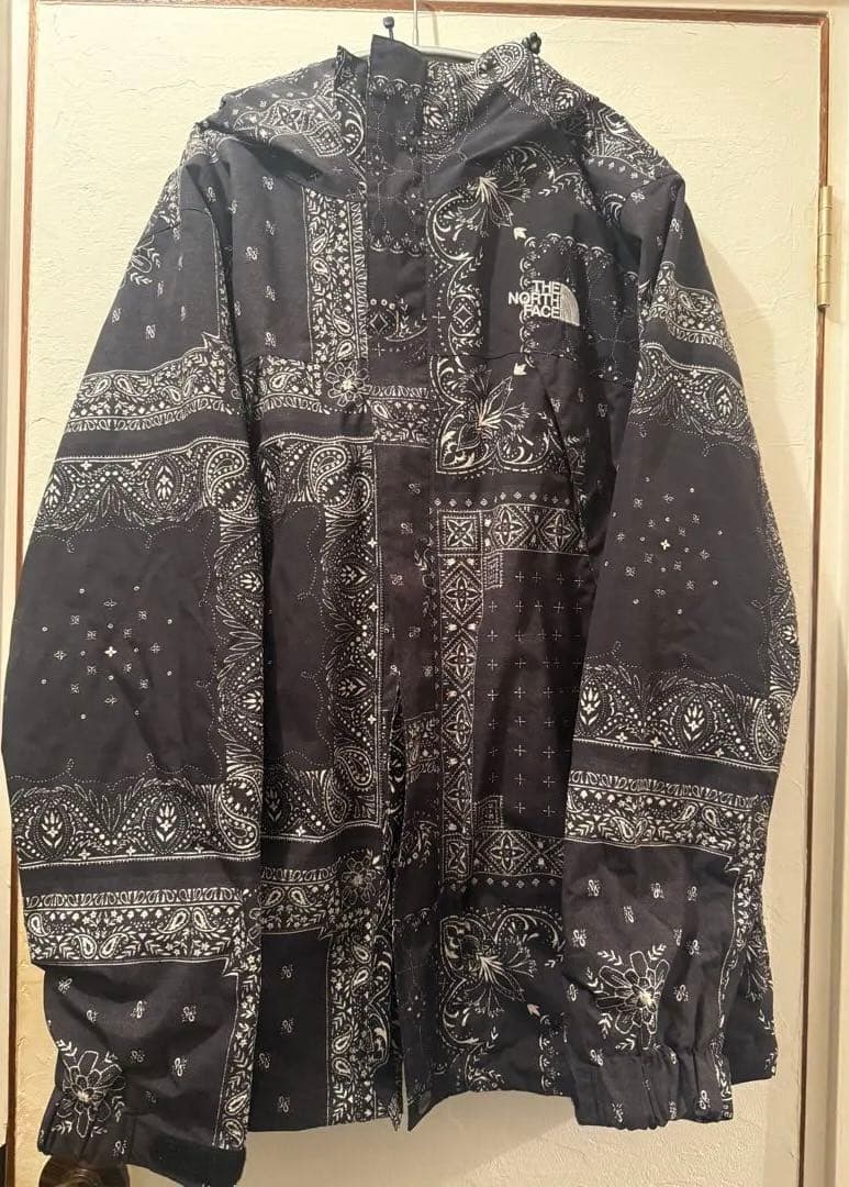 【美品】 ノースフェイス ノベルティ コンパクトジャケット　バンダナ 柄　S THE NORTH FACE/ザノースフェイス】人気のバンダナ柄『Novelty Compact