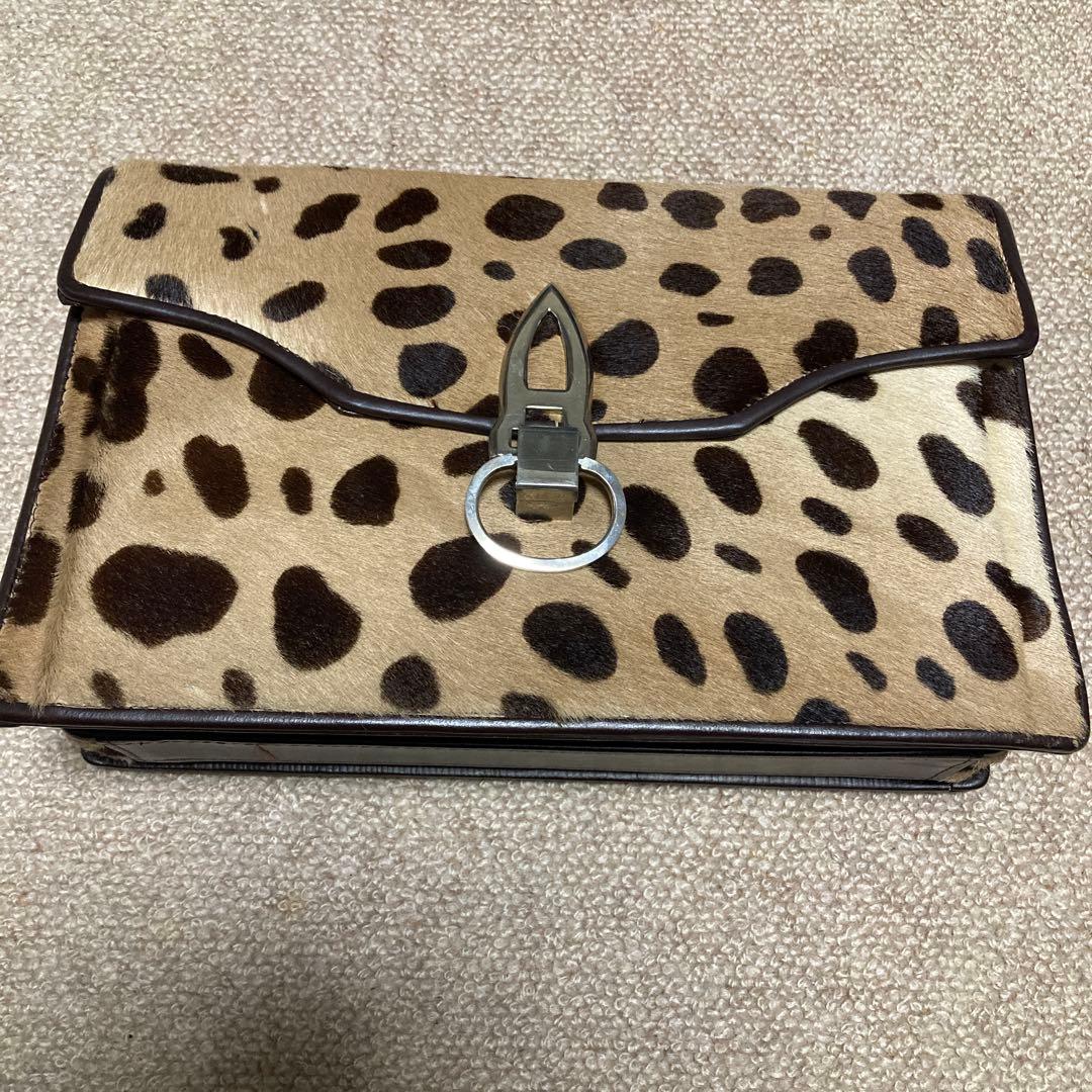 ヒョウ柄レザークラッチバッグ - メルカリ
