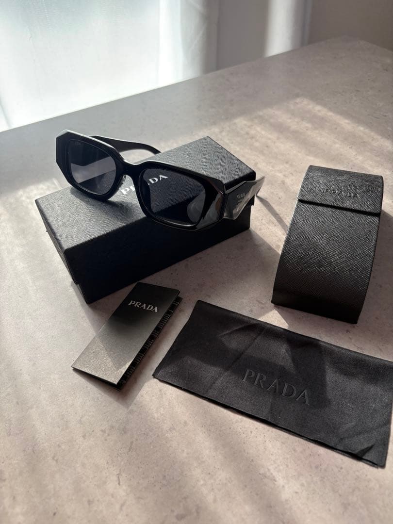 プラダ　PRADA サングラス　メンズ　レディース　値下げ中 プラダ PRADA サングラス レディース メンズ （ブラック