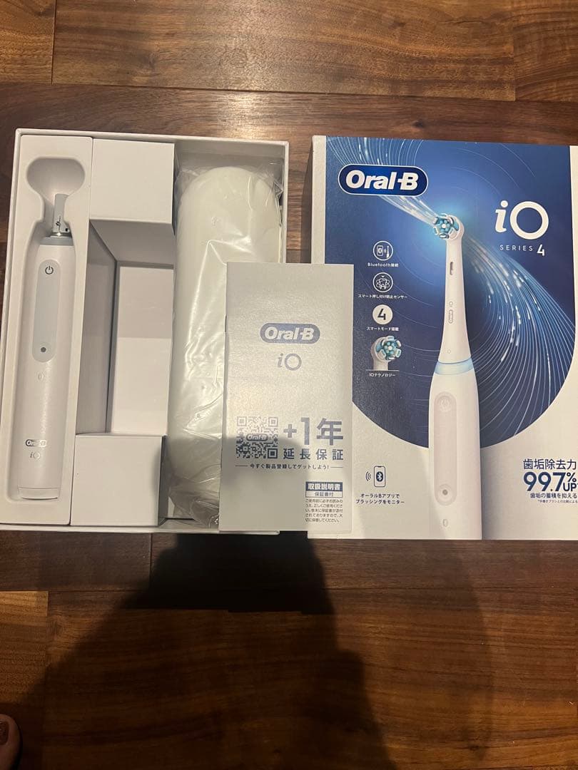 Oral-B iO Series 4 ホワイト　新品未使用 Free Shipping! Oral-B iO Series 4 Electric Toothbrush with 1 Brush