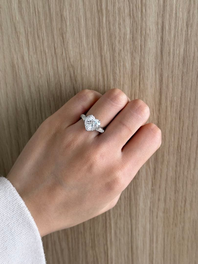 Brillarハートシェイプ テーパードバゲットカット リング - メルカリ