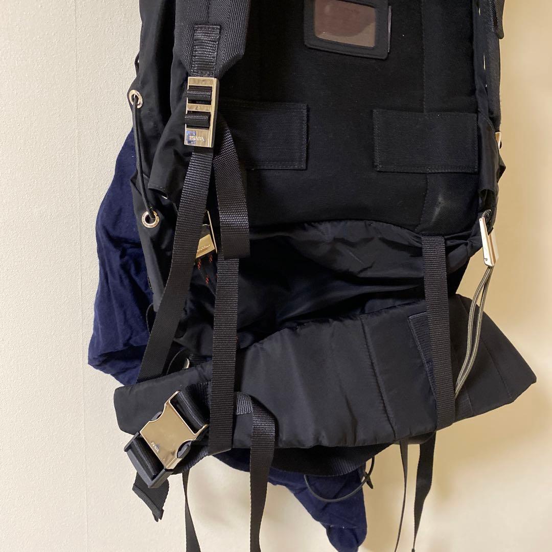 V133プラダ PRADA ナイロンバックパックリュック黒色ブラックロゴ