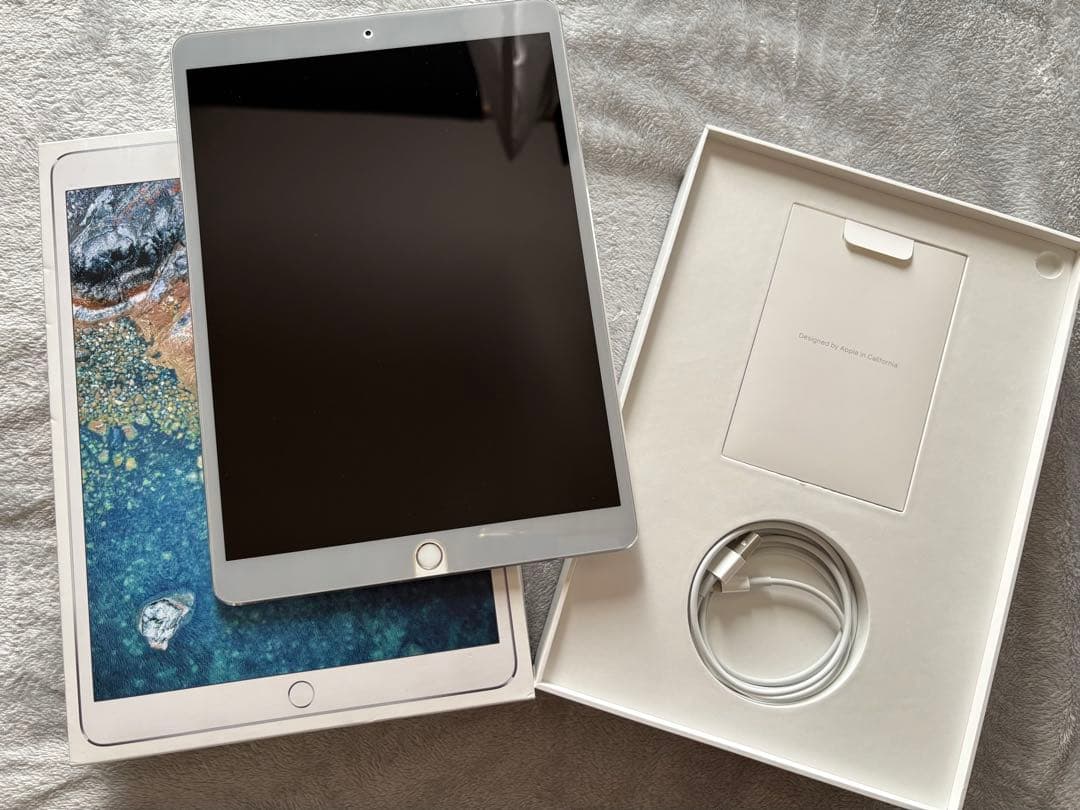 [美鈴さま専用]Apple iPad シルバー 本体 充電器付き 美鈴さま専用]Apple iPad シルバー 本体 充電器付き - メルカリ