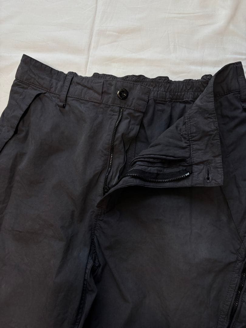 パンツ c.p.company cargo pants fade black (46)