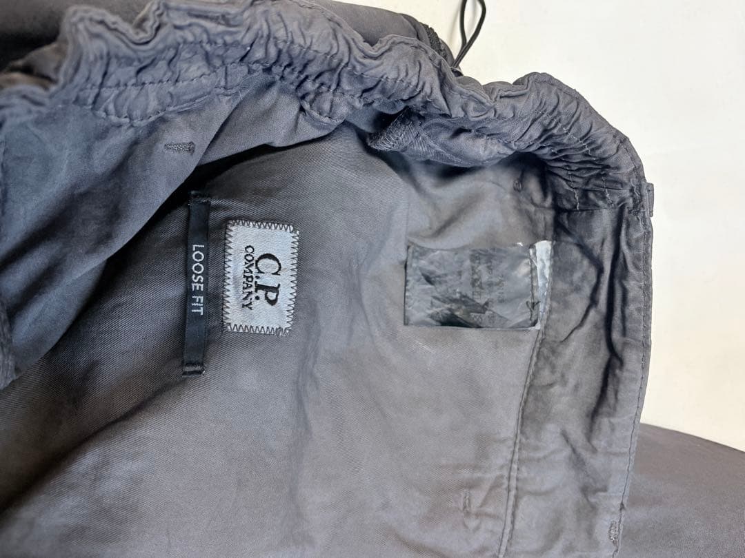 パンツ c.p.company cargo pants fade black (46)