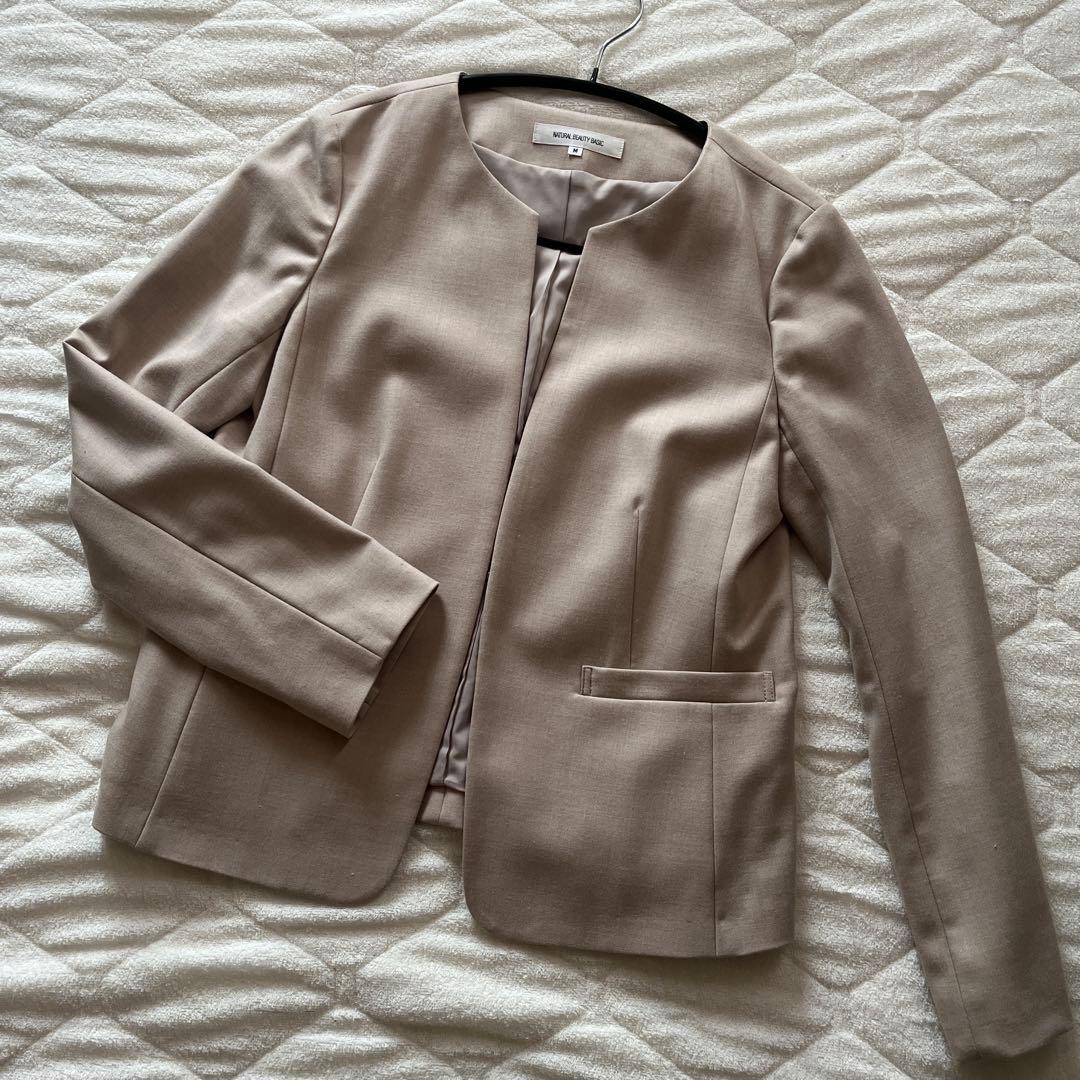 NATURAL BEAUTY BASIC ノーカラージャケット M ベージュ - メルカリ