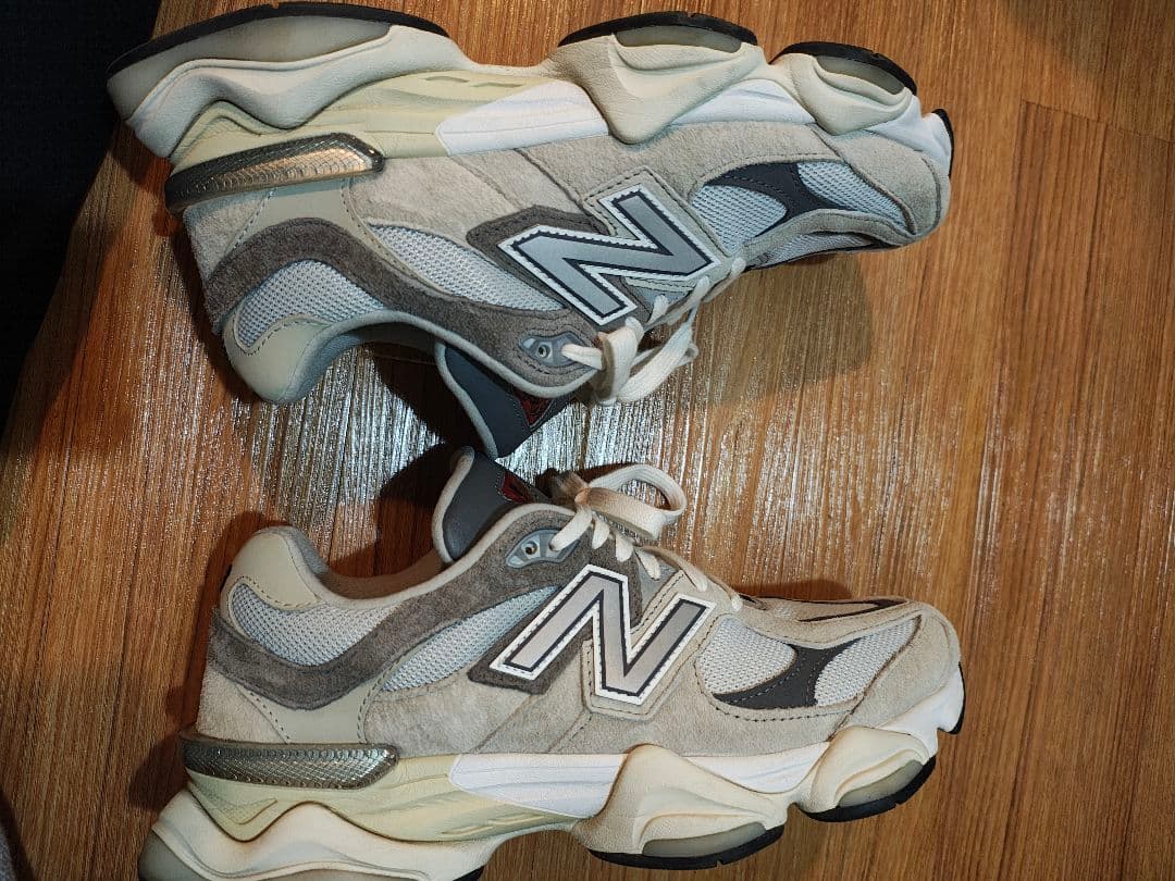 断捨離特価　New Balance 9060 ホワイト/グレー 26.5cm