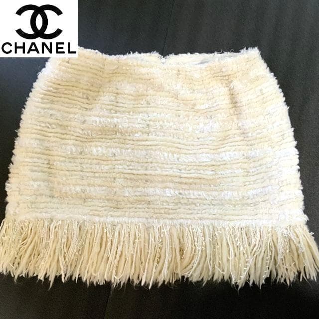 CHANEL ツイード フリンジ付き ミルキーミニスカート CHANEL ツイード フリンジ付き ミルキーミニスカート CHANEL 21-22