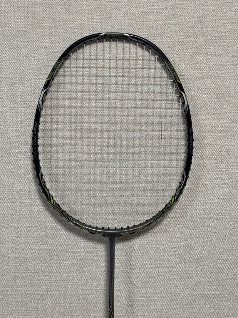 NANORAY900 ナノレイ900 バドミントンラケット YONEX（ヨネックス） 「NANORAY 900 ナノレイ900 ブラック×ネイビー
