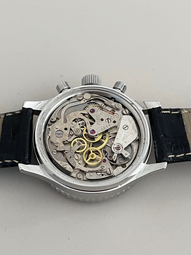 ポレオット アルバトロス 手巻きクロノグラフ 歴史あるクロノグラフは