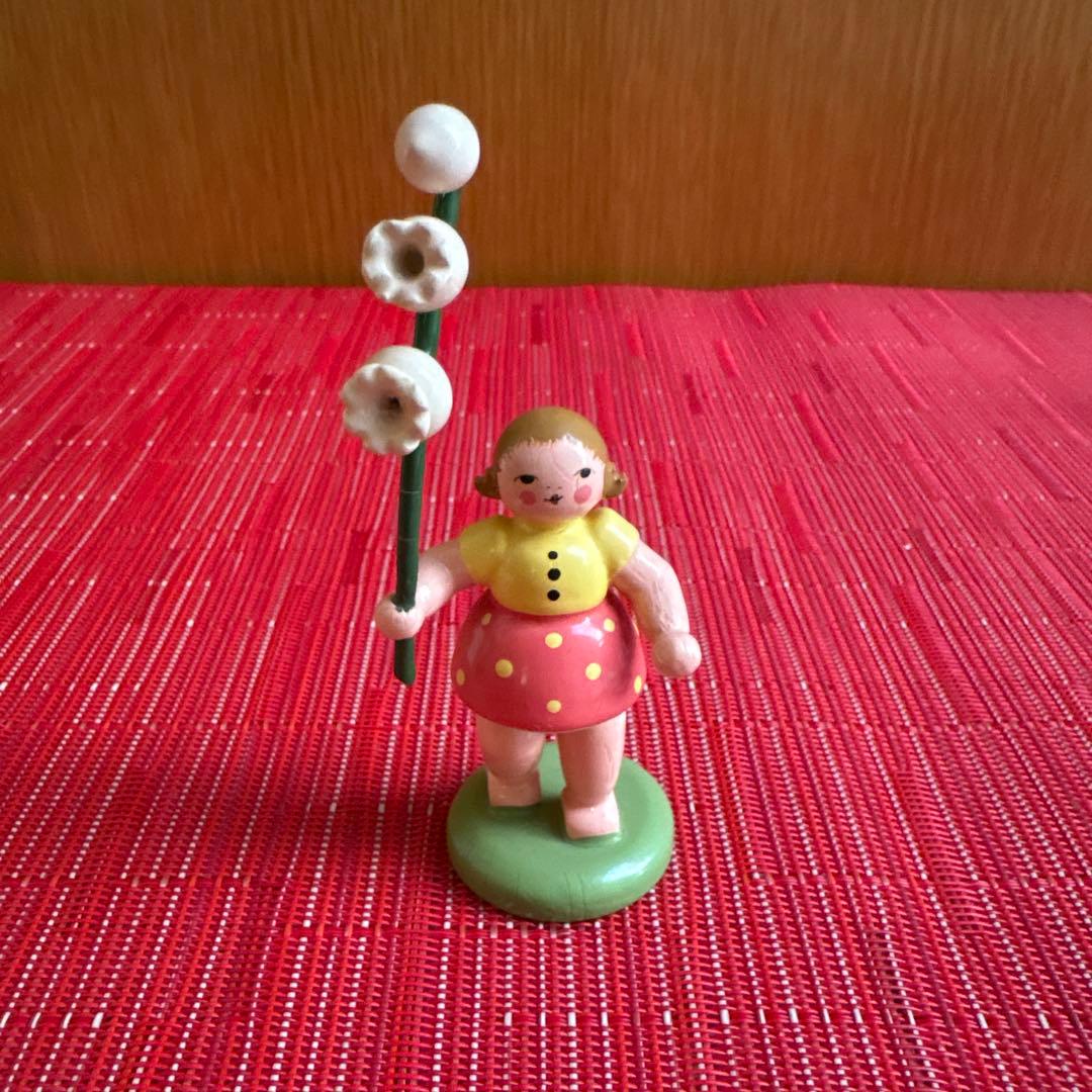 ドイツザイフェン 花を持つ女の子4点セット