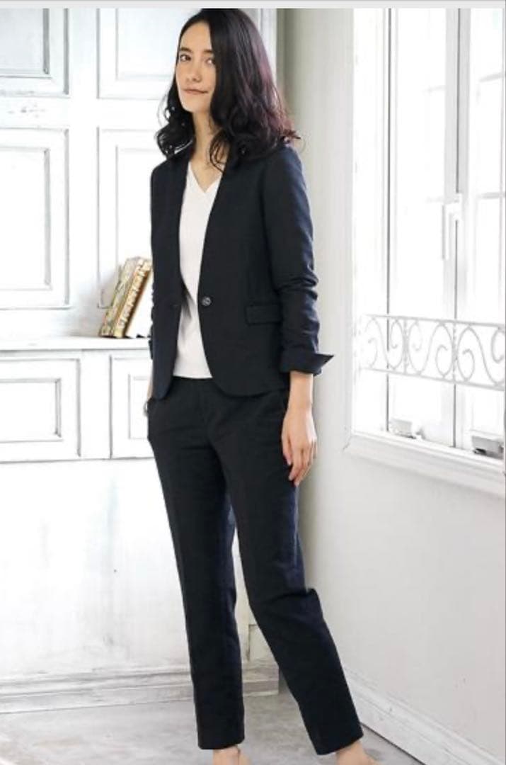 セール グリーンレーベルリラクシング パンツスーツ ネイビー 36