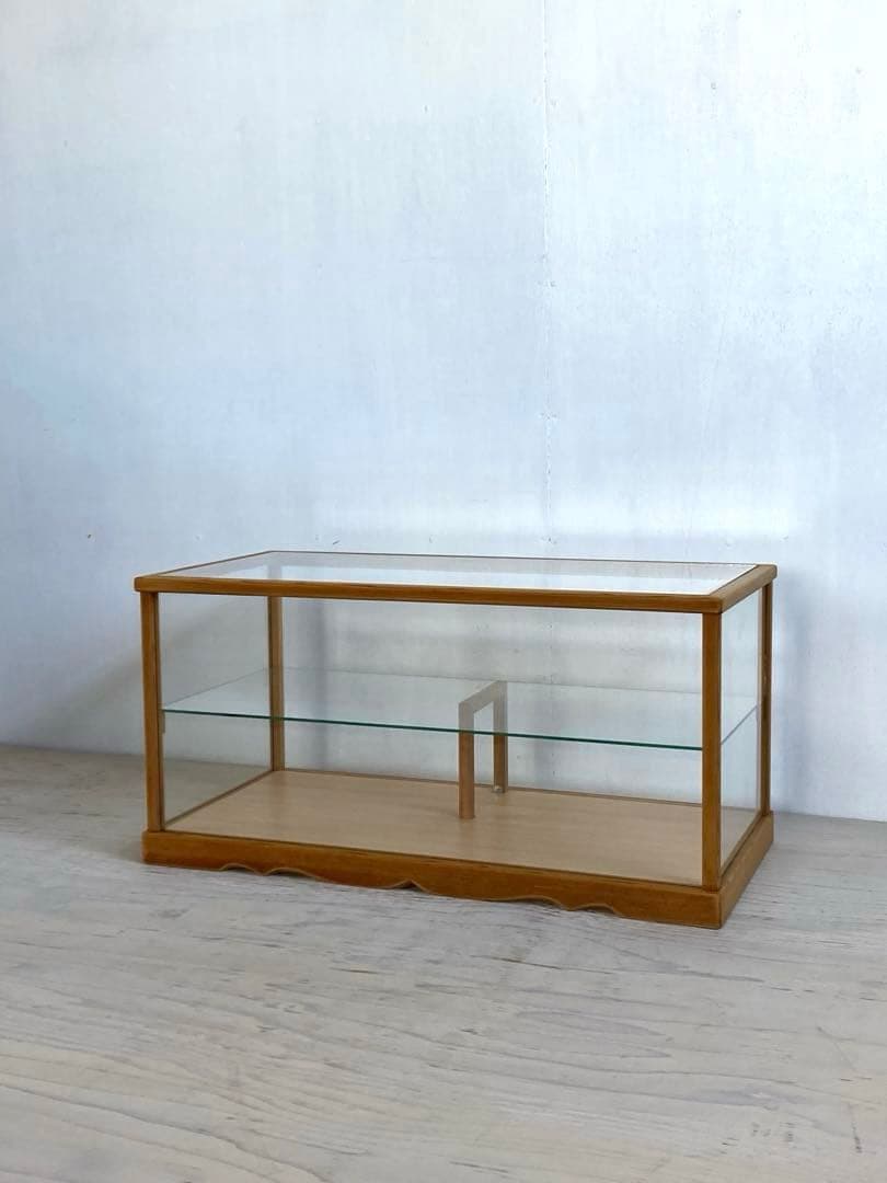 g240 古い木製ガラスケース 2段 横長 卓上ショーケース 扉なし - メルカリ