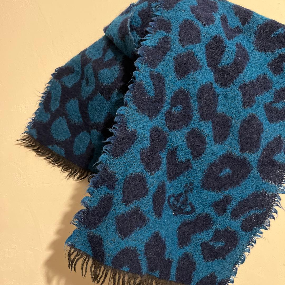 ぷ*様 vivienne westwoodレオパード柄マフラー 青系2000年前 - メルカリ