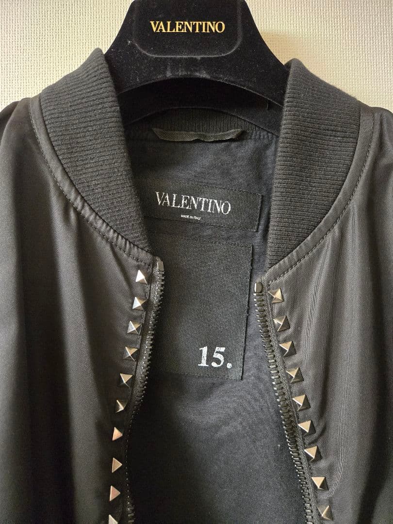 tyutarox様専用 Valentino ロックスタッズ ブルゾン黒 46 - メルカリ