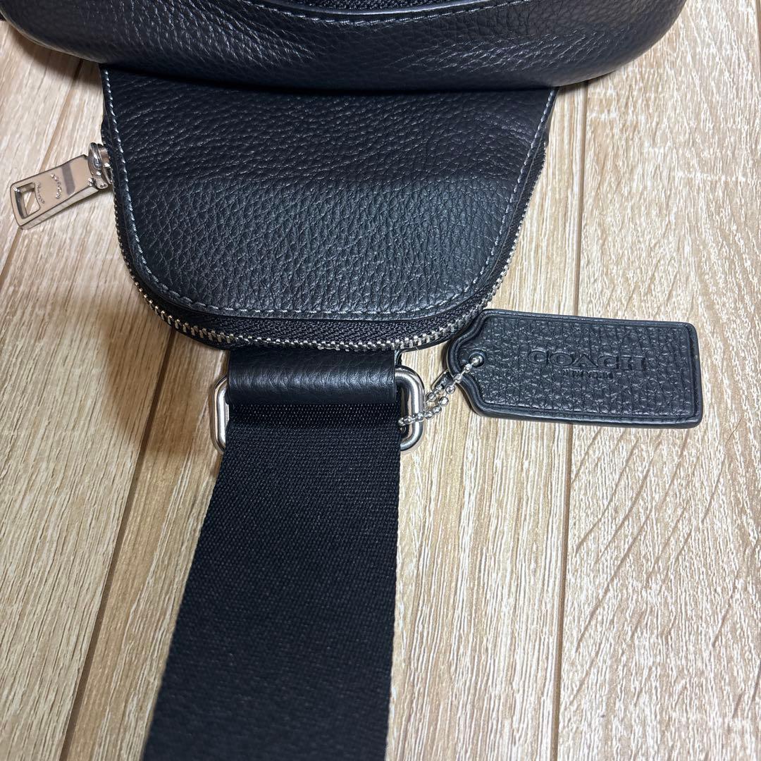 未使用品 コーチ ショルダーバッグ ペブルレザー イーサン メンズ